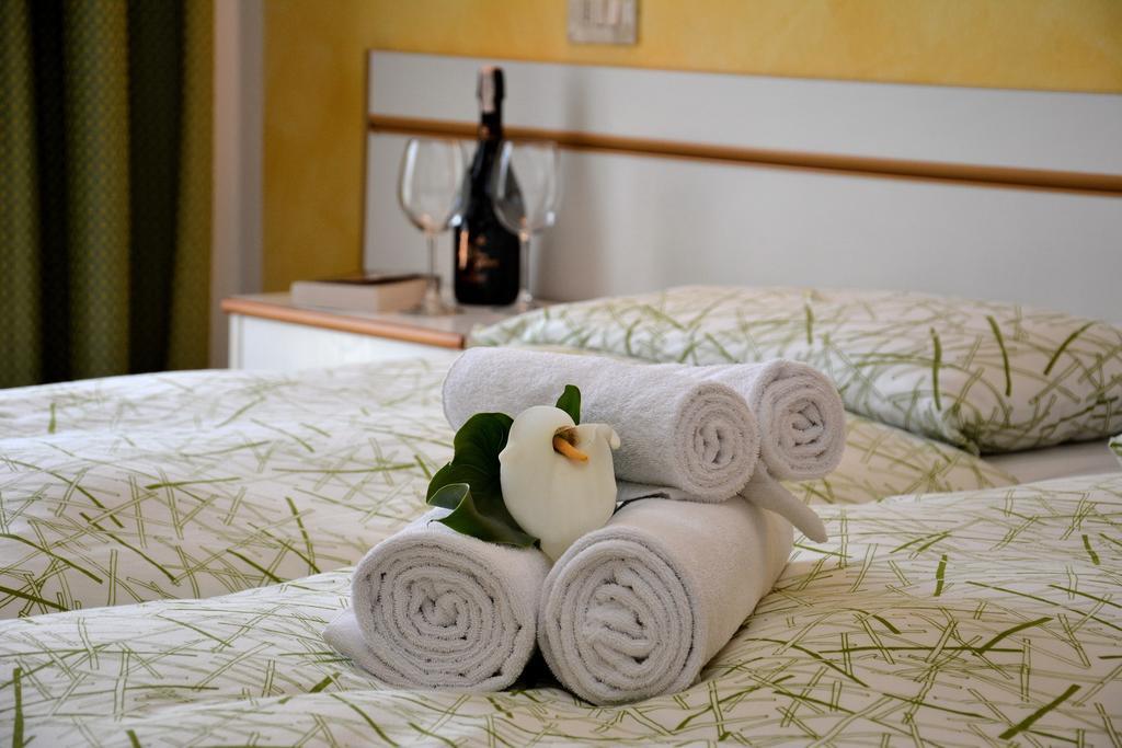 Stella D'Oro - Hotel&Apartments Tremosine Zimmer foto